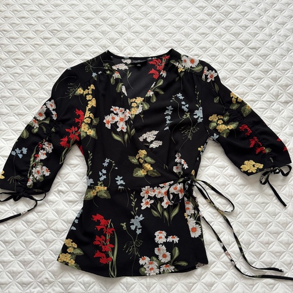 Topshop Tops - Topshop Black V-Neck Floral Wrap Tie Ruched Elbow Length Sleeve Blouse Sz 6 Tall